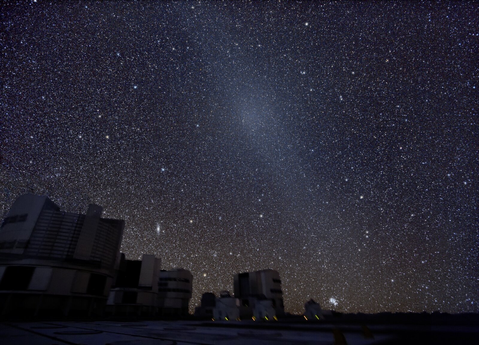The gegenschein glowing above the VLT